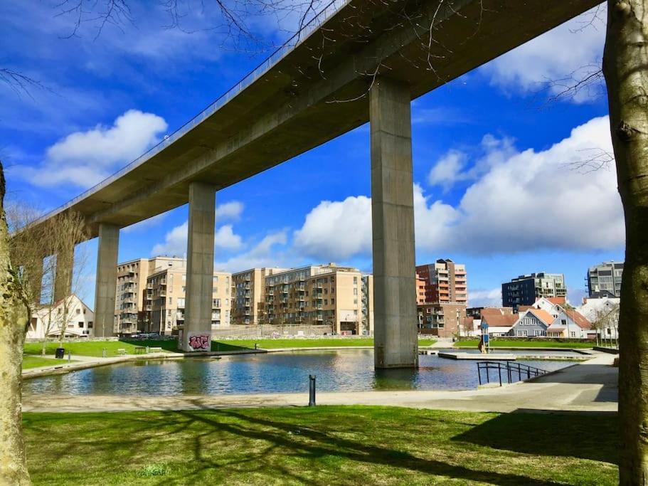 Spacious Waterfront Apartment With Free Parking - Upgraded 2024 스타방에르 외부 사진