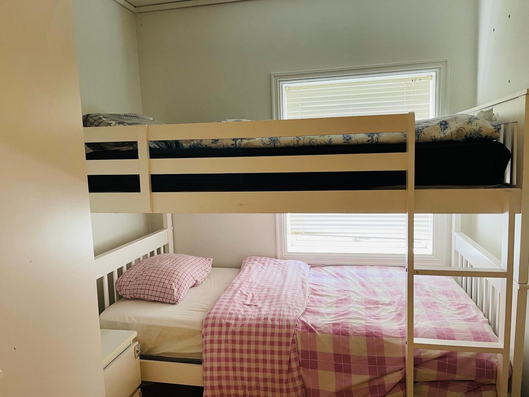 Spacious Waterfront Apartment With Free Parking - Upgraded 2024 스타방에르 외부 사진